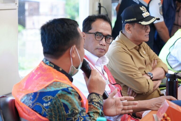 Menhub Budi Karya Sumadi Apresiasi dan Dukung Upaya Pemprov Ambil Alih Bandara Sorowako 4 Menhub Budi Karya Sumadi Apresiasi dan Dukung Upaya Pemprov Ambil Alih Bandara Sorowako