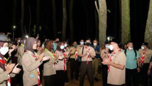 Gubernur Andi Sudirman Berkemah Bersama Pelajar di Moncong Sipolong Gowa