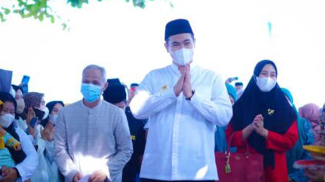 Safari Ramadhan di 2 Pulau, MYL Serahkan Sejumlah Bantuan