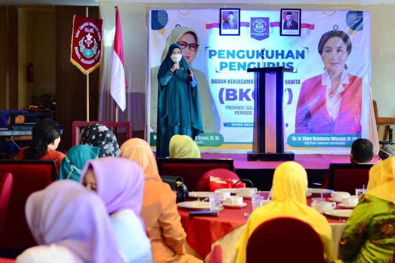 Naoemi Octarina Minta BKOW Bantu Sukseskan Program Pemerintah 8 Naoemi Octarina Minta BKOW Bantu Sukseskan Program Pemerintah