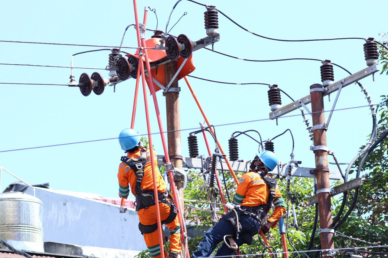 Tim Khusus PLN Pelihara Jaringan di Makassar dan Sekitarnya Tanpa Padam