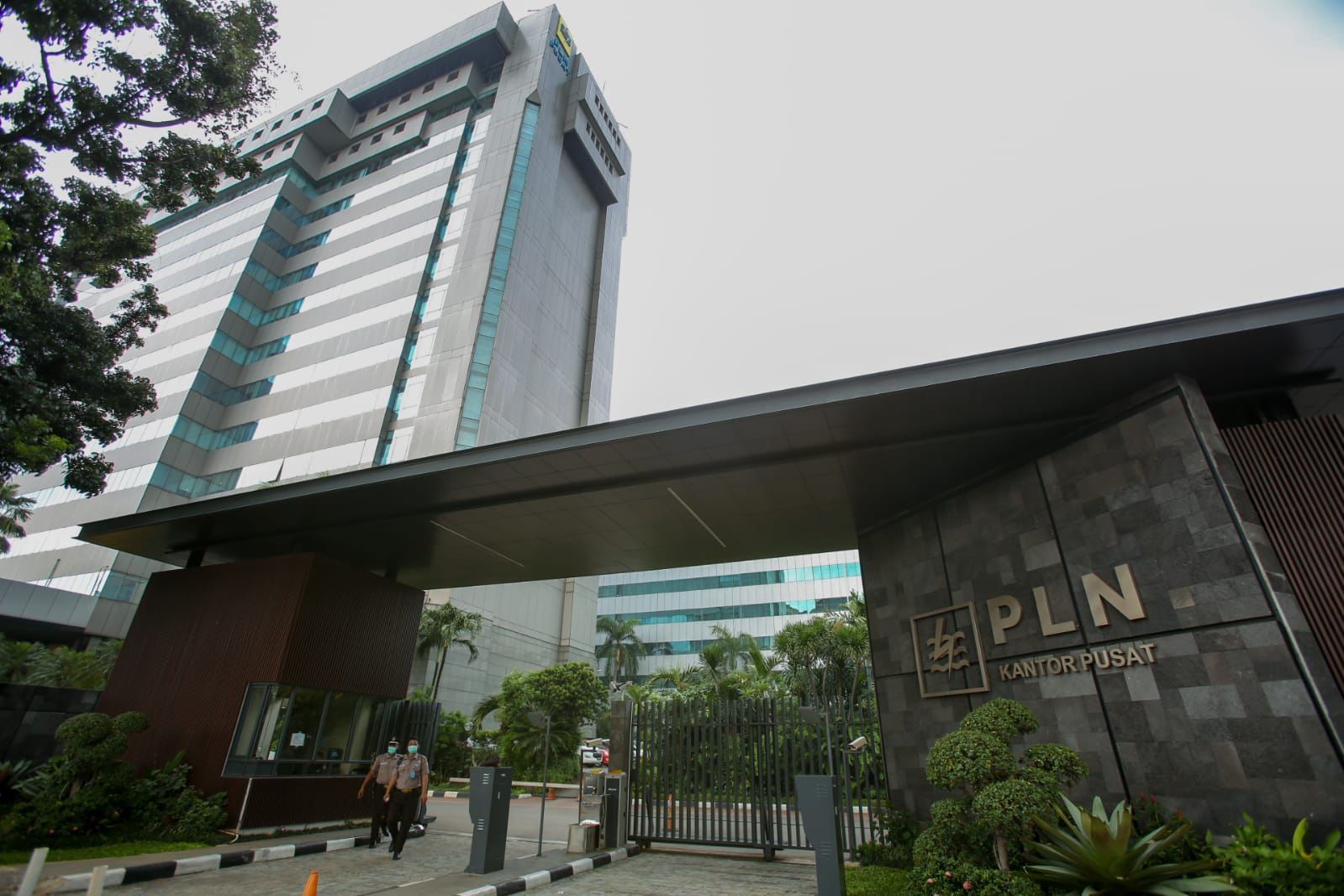 Tetap Lindungi Rakyat Kecil, Penyesuaian Tarif Listrik Berlaku Hanya untuk Pelanggan Mampu 3.500 VA ke Atas 2 Tetap Lindungi Rakyat Kecil, Penyesuaian Tarif Listrik Berlaku Hanya untuk Pelanggan Mampu 3.500 VA ke Atas