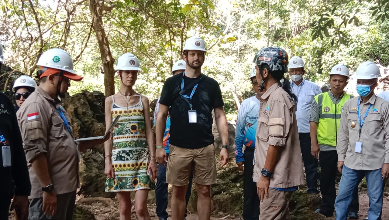 Tim Asesor UNESCO Keliling Geosite di Pangkep