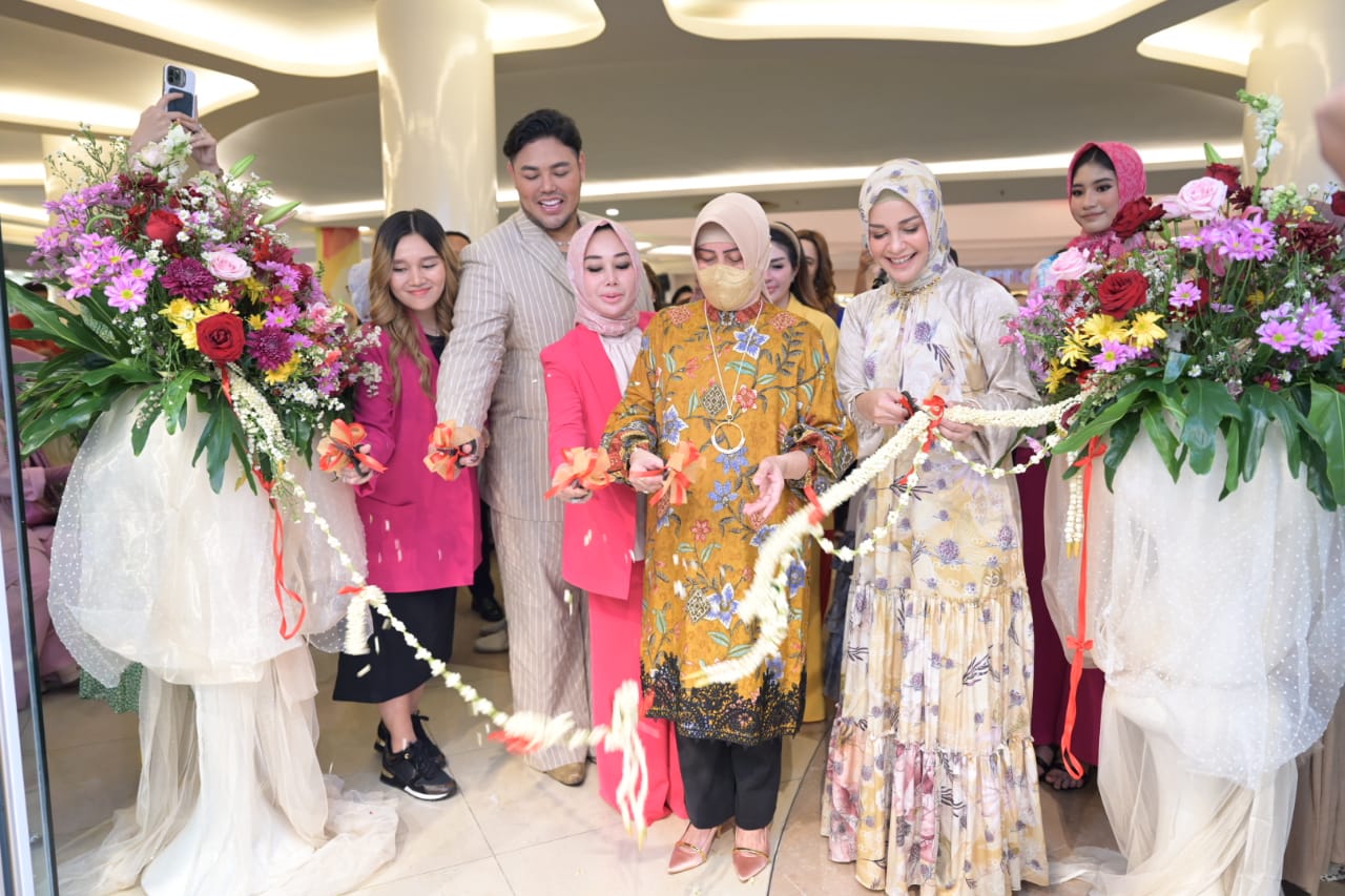 Indira Jusuf Ismail Hadiri Grand Opening Donna Prive Terbaru, Mari Bersama Bangkitkan Ekonomi