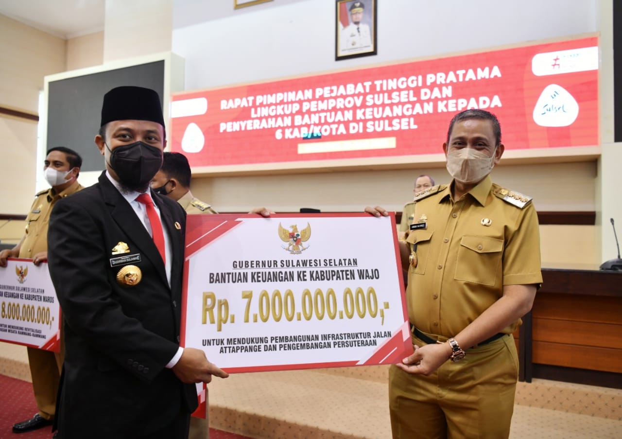 Rp7 Miliar untuk Wajo, Gubernur Sulsel: Bantuan Nyata untuk Pengembangan Sutera
