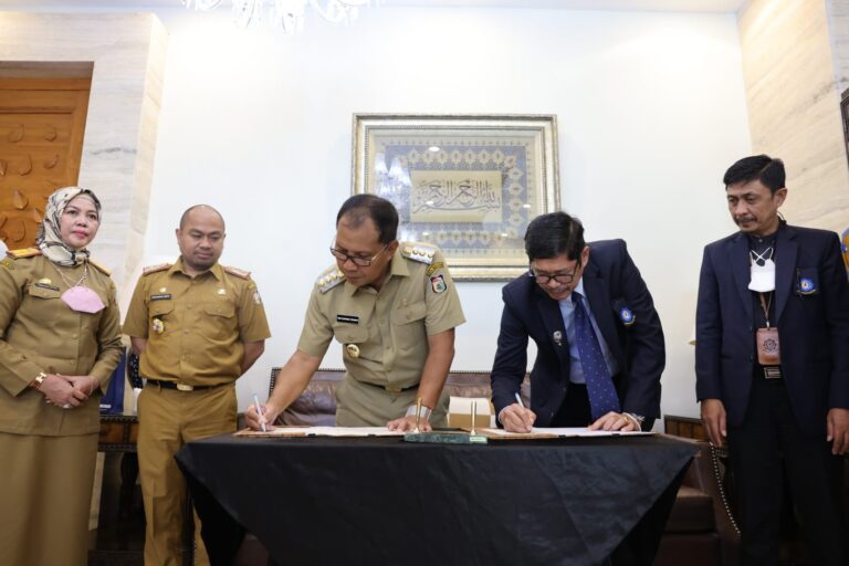 Wali Kota Danny Teken MoU Bersama Poltekpar, Kadispar Makassar: Kembangkan potensi wisata 5 Wali Kota Danny Teken MoU Bersama Poltekpar, Kadispar Makassar: Kembangkan potensi wisata