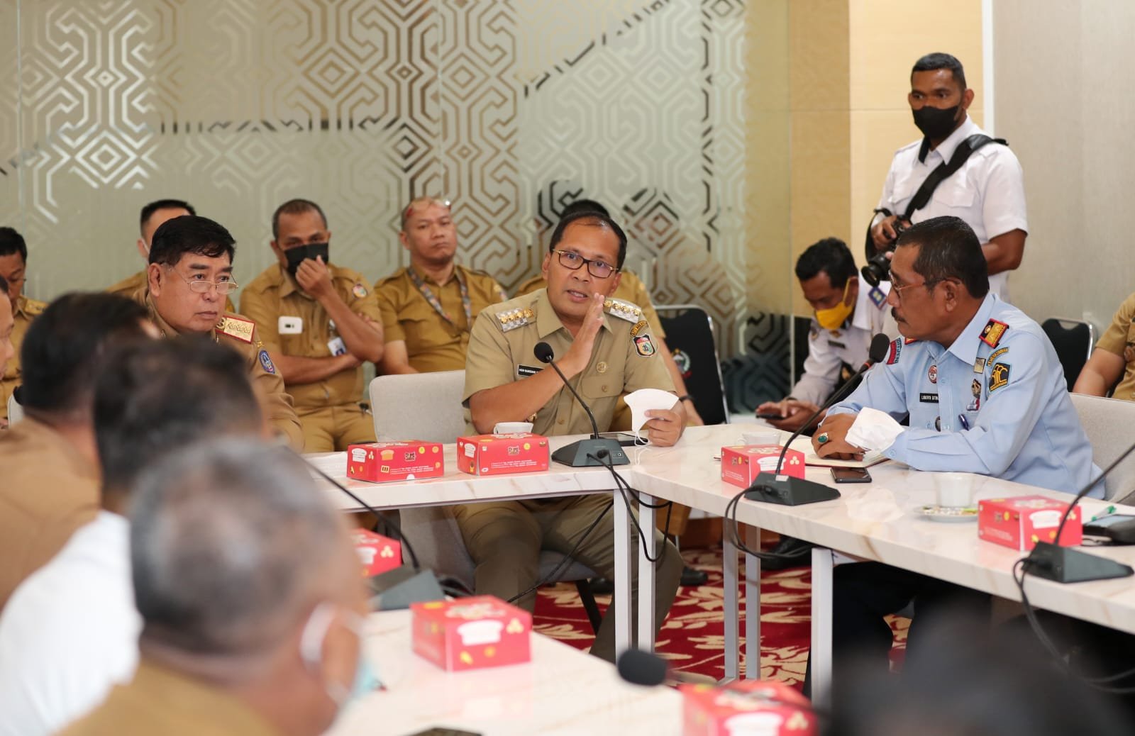 Bahas Pembangunan Jalur Kereta Api di Lahan Pemkot Makassar, Danny Berikan Solusi