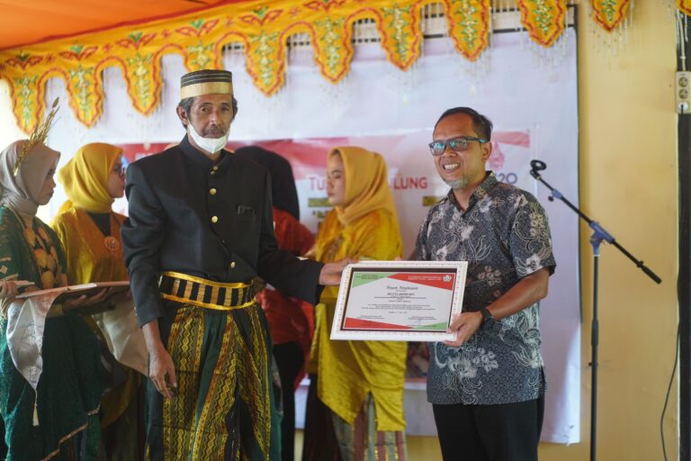 PT Semen Tonasa Raih Penghargaan Pelestarian Budaya Daerah 7 PT Semen Tonasa Raih Penghargaan Pelestarian Budaya Daerah