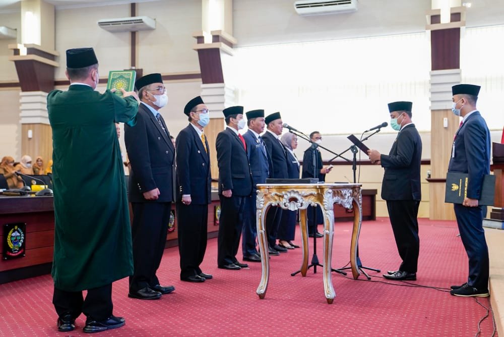 Gubernur Sulsel Lantik Ardiles Saggaf sebagai Kepala Disnakertrans