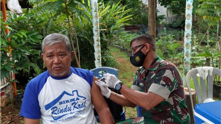 Kodim 1408 Makassar Gelar Vaksinasi di Birma Edupark