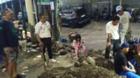 Tanpa Lelah, malam hari Beni Iskandar kunjungi Petugas Teknik yang Mengerjakan Kebocoran Pipa di Jl.Daeng Tata