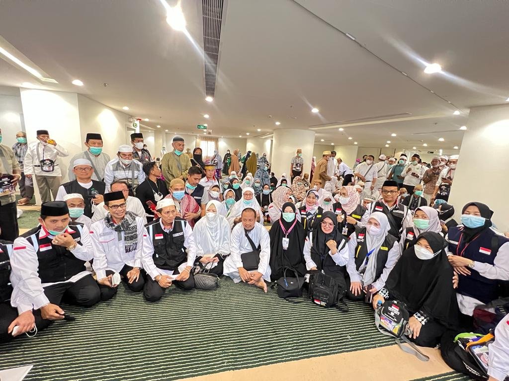 Sedang Ibadah Haji, Gubernur Andi Sudirman Silaturahmi Bersama Warga Sulsel di Makkah