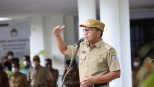 Walikota Makassar terima Penghargaan SMART CITY NUSANTARA 2017