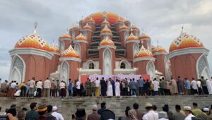 Warga Padati Shalat Idul Adha di Masjid Kubah 99 Asmaul Husna