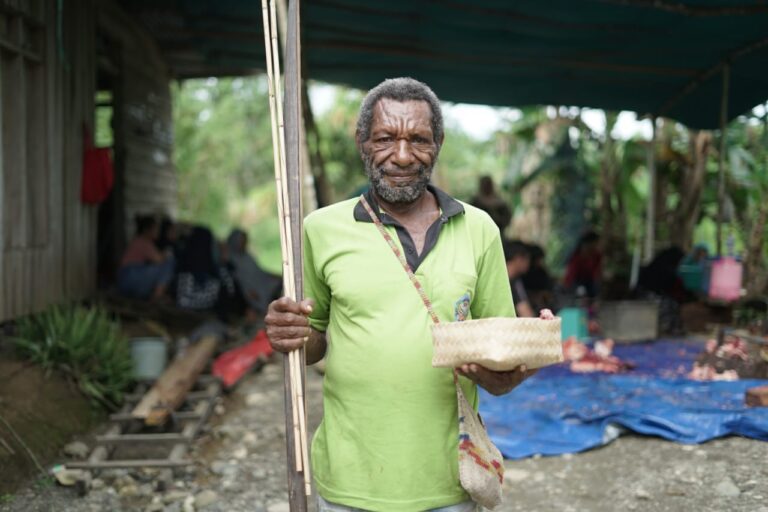 Dompet Dhuafa-TNI Berjibaku Distribusikan Hewan Kurban di Pelosok Perbatasan Papua 6 Dompet Dhuafa-TNI Berjibaku Distribusikan Hewan Kurban di Pelosok Perbatasan Papua