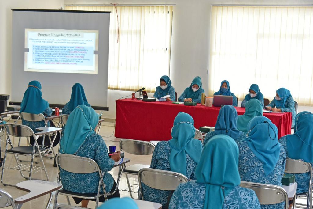 Amelia Pimpin Rapat Penyamaan Persepsi Tugas dan Fungsi Gerakan PKK Sulsel