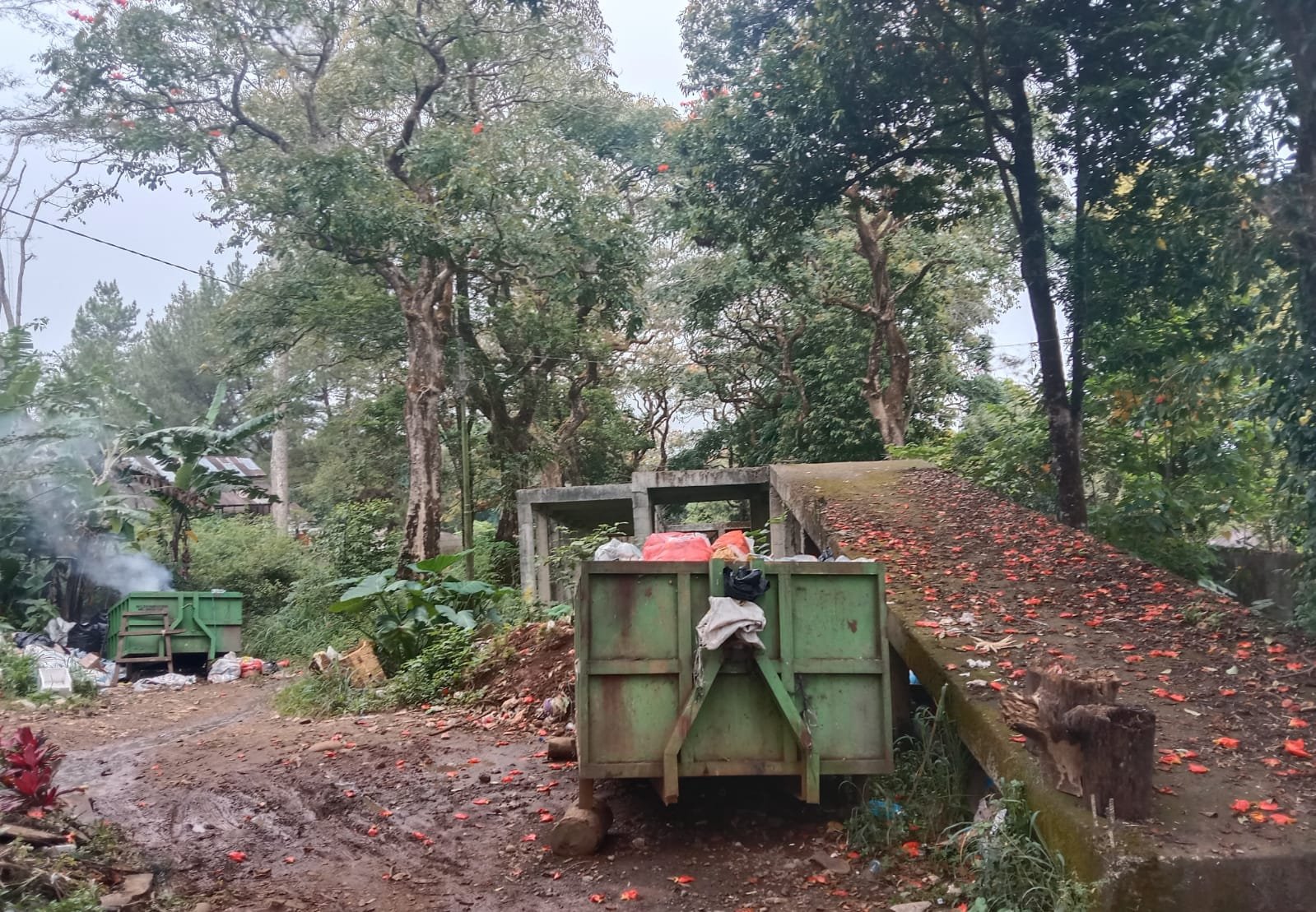 Pembangunan Kawasan Kuliner Malino yang Mangkrak Kini Beralih Fungsi Jadi TPS