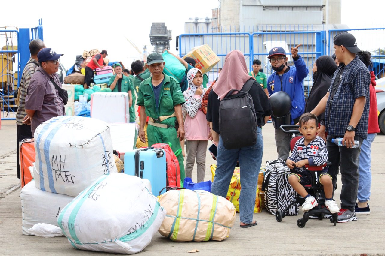 Semester I 2022, Pelindo Regional 4 Catat Kinerja Positif Arus Penumpang Kapal