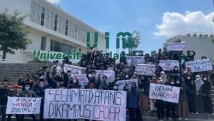 Kiai Afif Dipecat karena Diduga Melawan Kebijakan Bercadar di Kampus UIM
