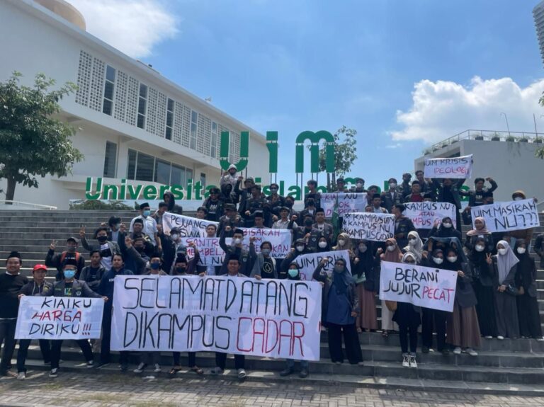 Kiai Afif Dipecat karena Diduga Melawan Kebijakan Bercadar di Kampus UIM