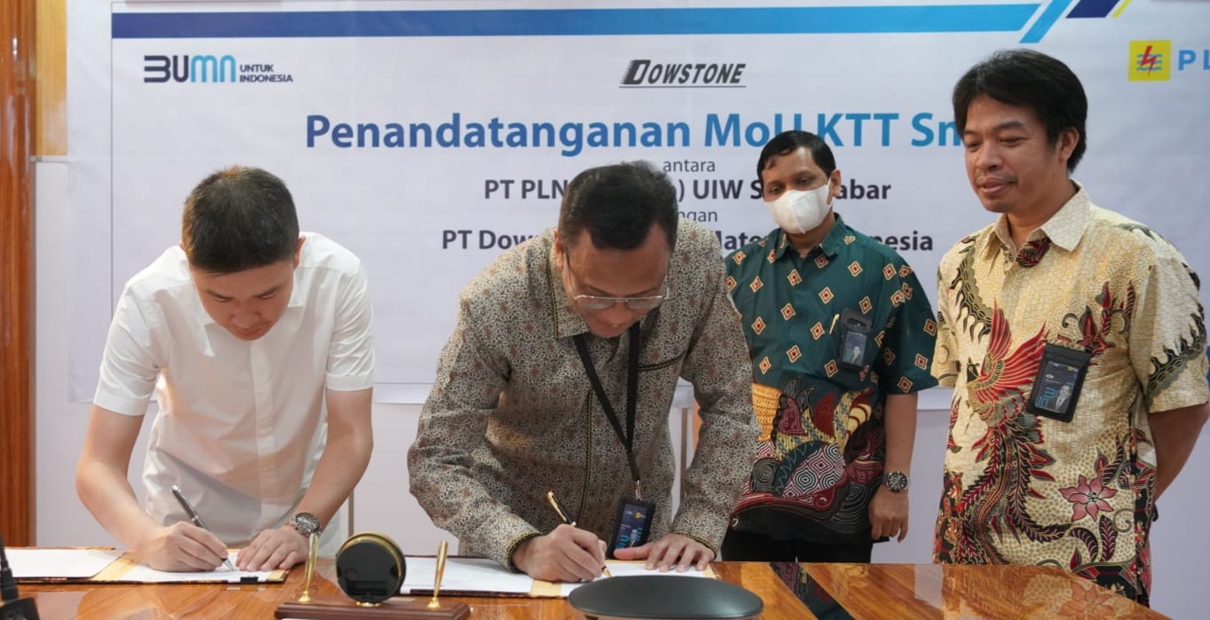 Siap Dukung Pertumbuhan Industri, PLN Berkomitmen Listriki KTT Smelter Sebesar 80 MVA di Bantaeng 2 Siap Dukung Pertumbuhan Industri, PLN Berkomitmen Listriki KTT Smelter Sebesar 80 MVA di Bantaeng