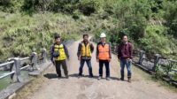 Gubernur Instruksikan PUTR Sulsel Inventarisir Jalan Rusak di Simbuang-Mappak Ditangani 2023