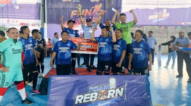 Tim PDAM Sapu Bersih Juara Turnamen Futsal HUT ke-98 PDAM Antar SKPD