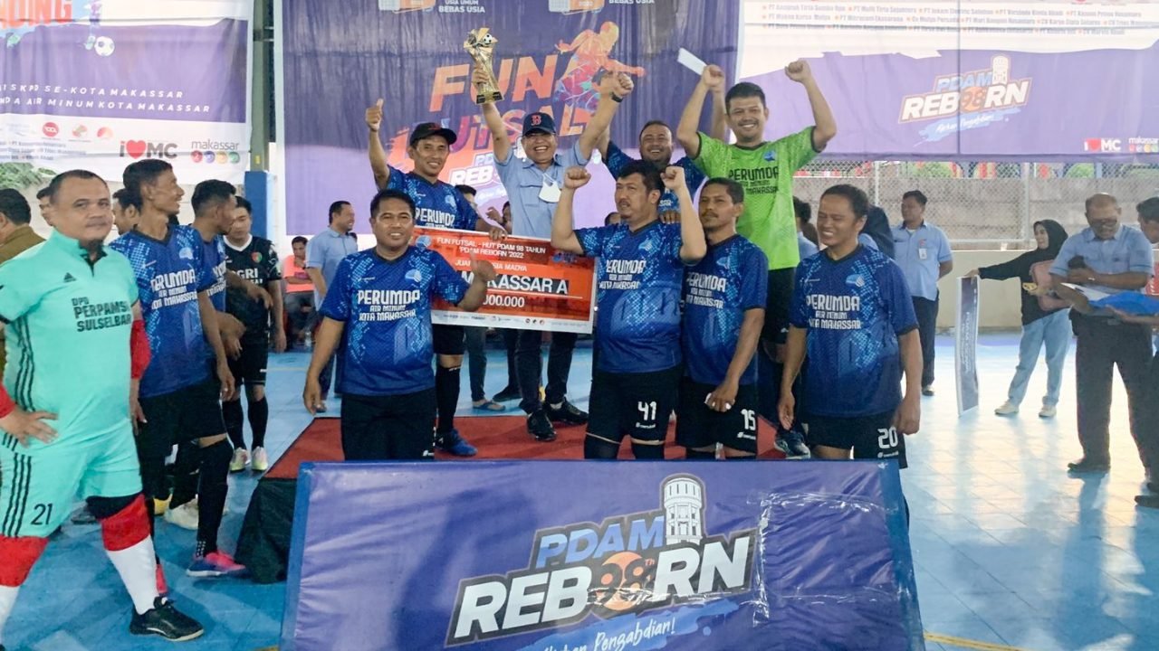 Tim PDAM Sapu Bersih Juara Turnamen Futsal HUT ke-98 PDAM Antar SKPD