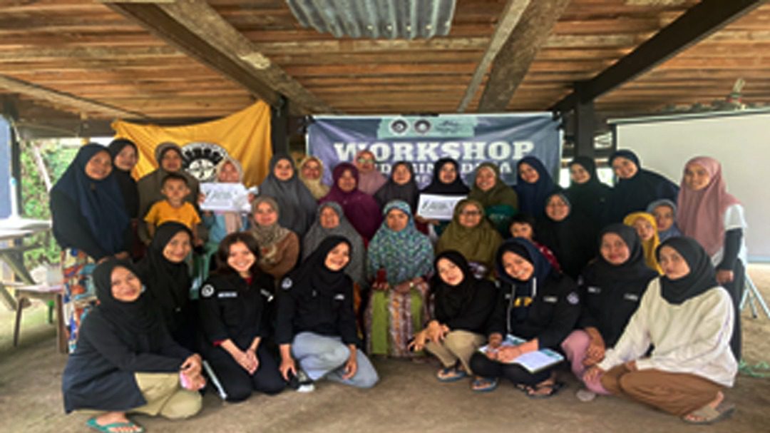 Hari ke-3 ABD, KMP UNM Gelar Pelatihan Pembuatan Sirup Kecombrang