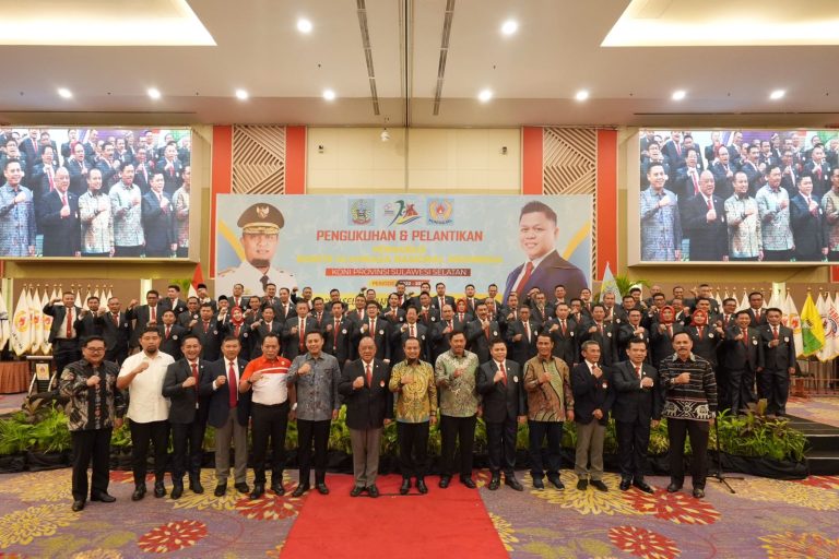 Pelantikan Pengurus KONI Sulsel 2022-2026, Andi Sudirman Dorong Olahraga Jadi Industri 8 Pelantikan Pengurus KONI Sulsel 2022-2026, Andi Sudirman Dorong Olahraga Jadi Industri