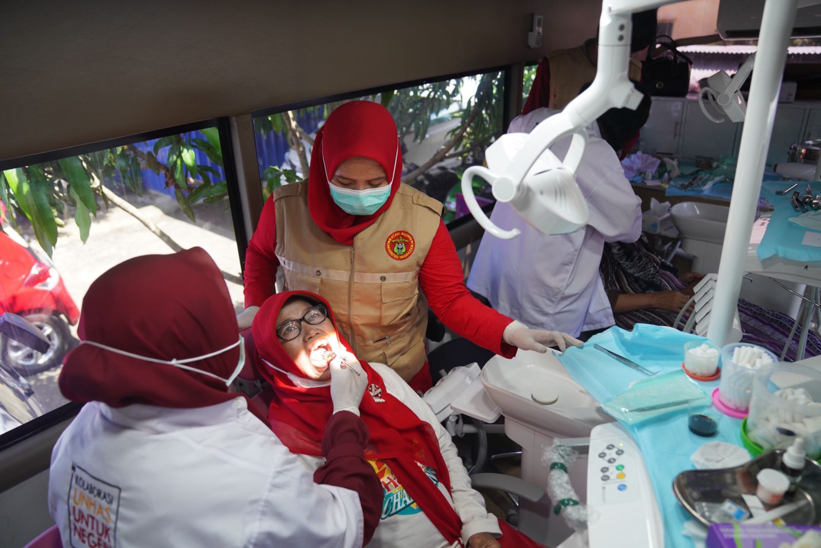 Antusiasme Warga Ikuti Pemeriksaan Kesehatan Gratis Pemprov Sulsel & IKA Unhas