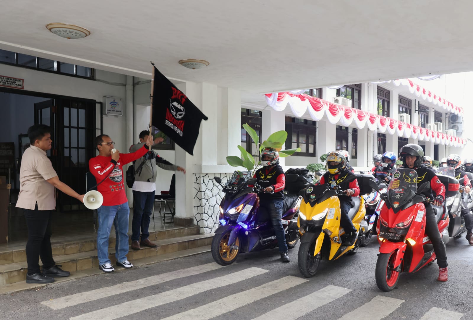 Wali Kota Makassar Lepas Peserta City Tour Jelajah Tanah Sulawesi, Jangan Bosan Ke Makassar 2 Wali Kota Makassar Lepas Peserta City Tour Jelajah Tanah Sulawesi, Jangan Bosan Ke Makassar