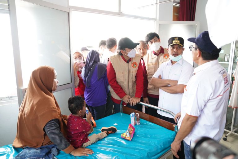 Ibu Ini Terharu dapat Difasilitasi Operasi Bibir Sumbing dari Gubernur 5 Ibu Ini Terharu dapat Difasilitasi Operasi Bibir Sumbing dari Gubernur