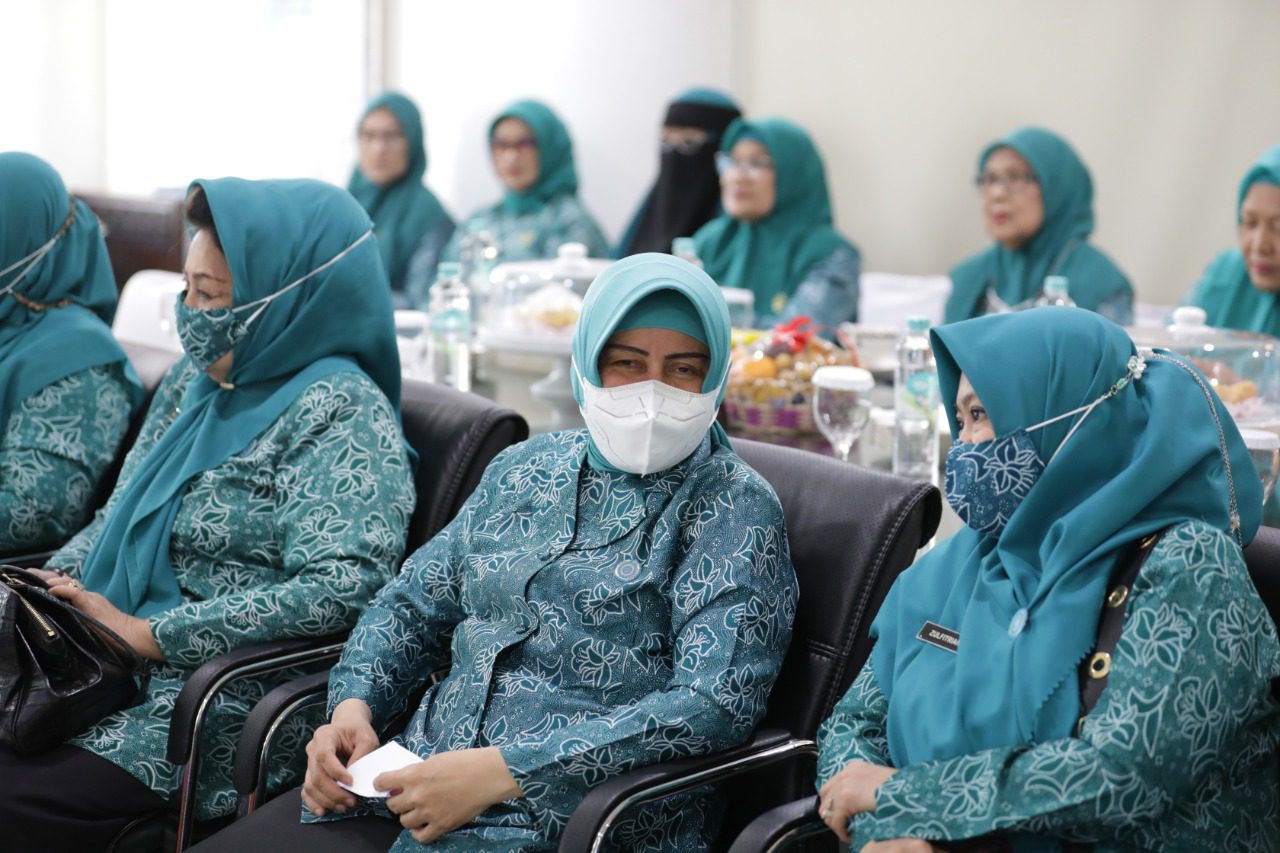 Tim Penilai PKK Sulsel Puji Aplikasi Dasawisa PKK Makassar 2 Tim Penilai PKK Sulsel Puji Aplikasi Dasawisa PKK Makassar