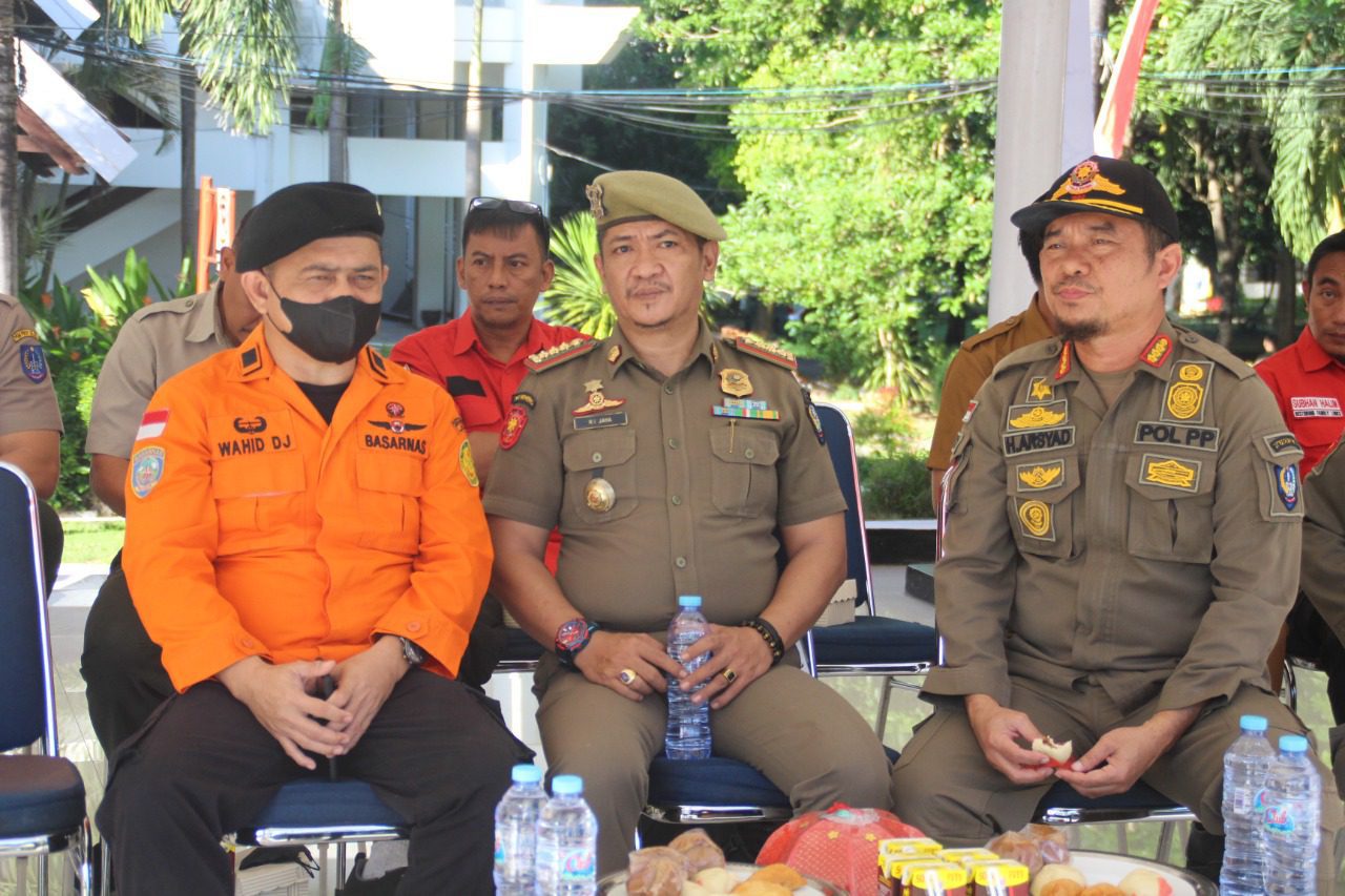 Plt Kasatpol PP Sulsel Pimpin Apel Besar Pasukan Kesiapsiagaan Penanganan Bencana Alam 2 Kasatpol PP Sulsel Pimpin Apel Besar Pasukan Kesiapsiagaan Penanganan Bencana Alam