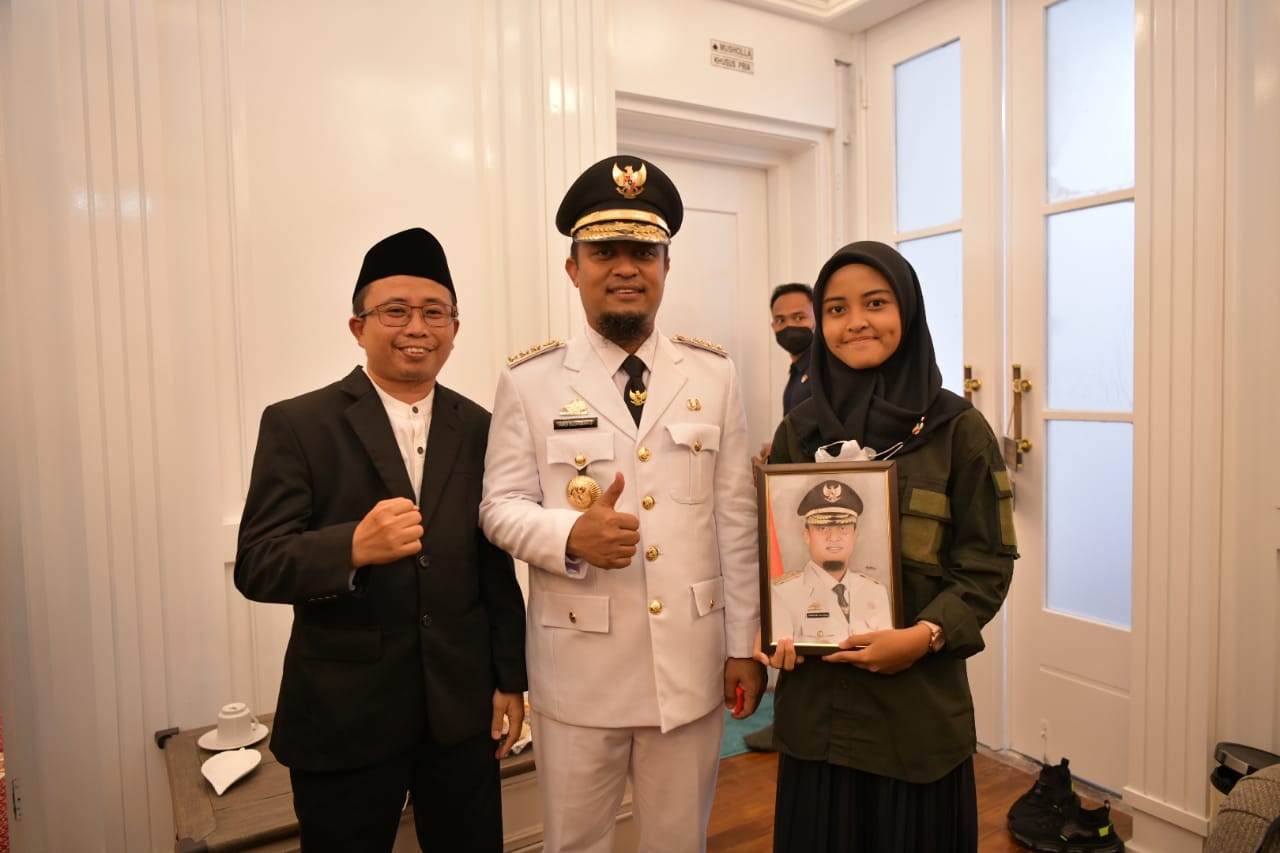 Pelajar Asal Pinrang Ini Jadi Stafsus Sehari Gubernur Andi Sudirman
