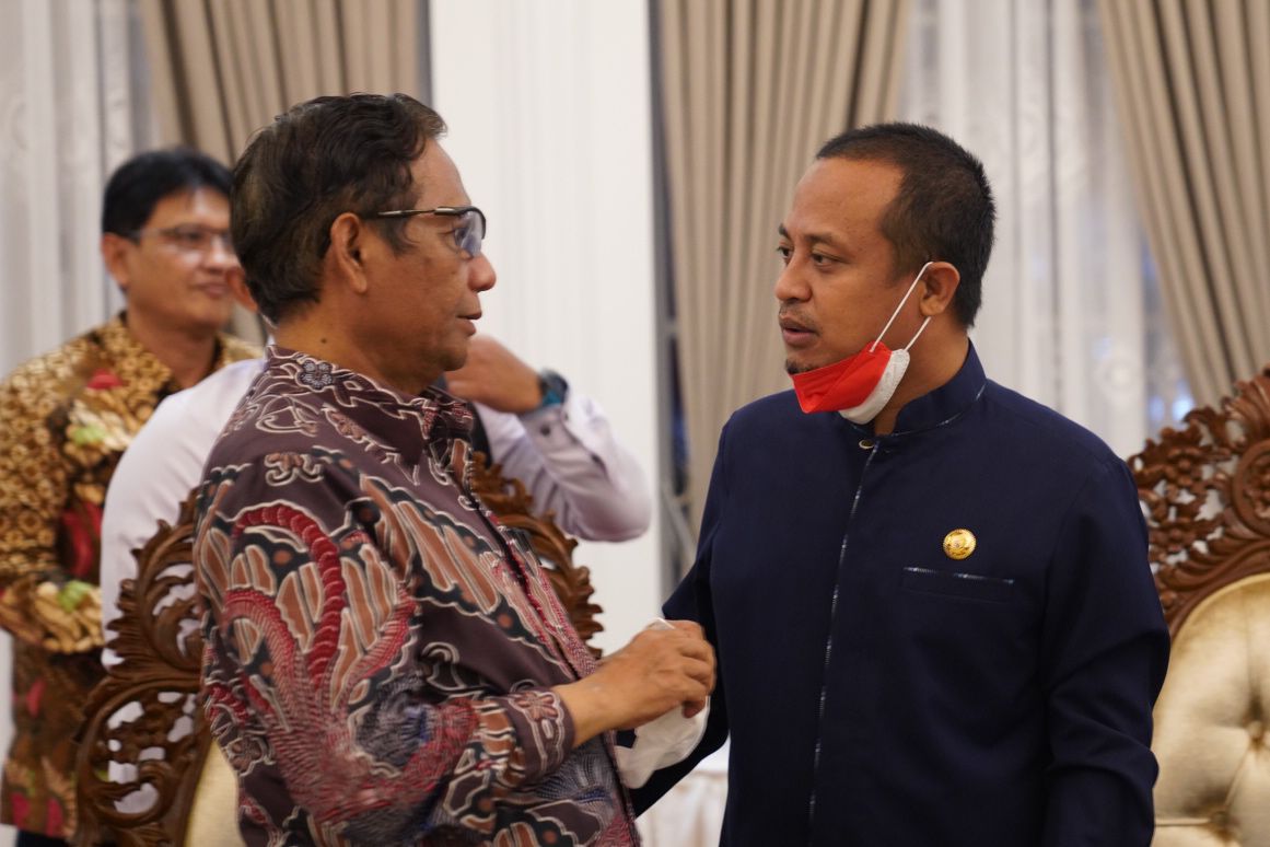 Sebelum Melaunching Mal Pelayanan Publik Maros, Mahfud MD Dijamu Makan Malam Gubernur 2 Sebelum Melaunching Mal Pelayanan Publik Maros, Mahfud MD Dijamu Makan Malam Gubernur