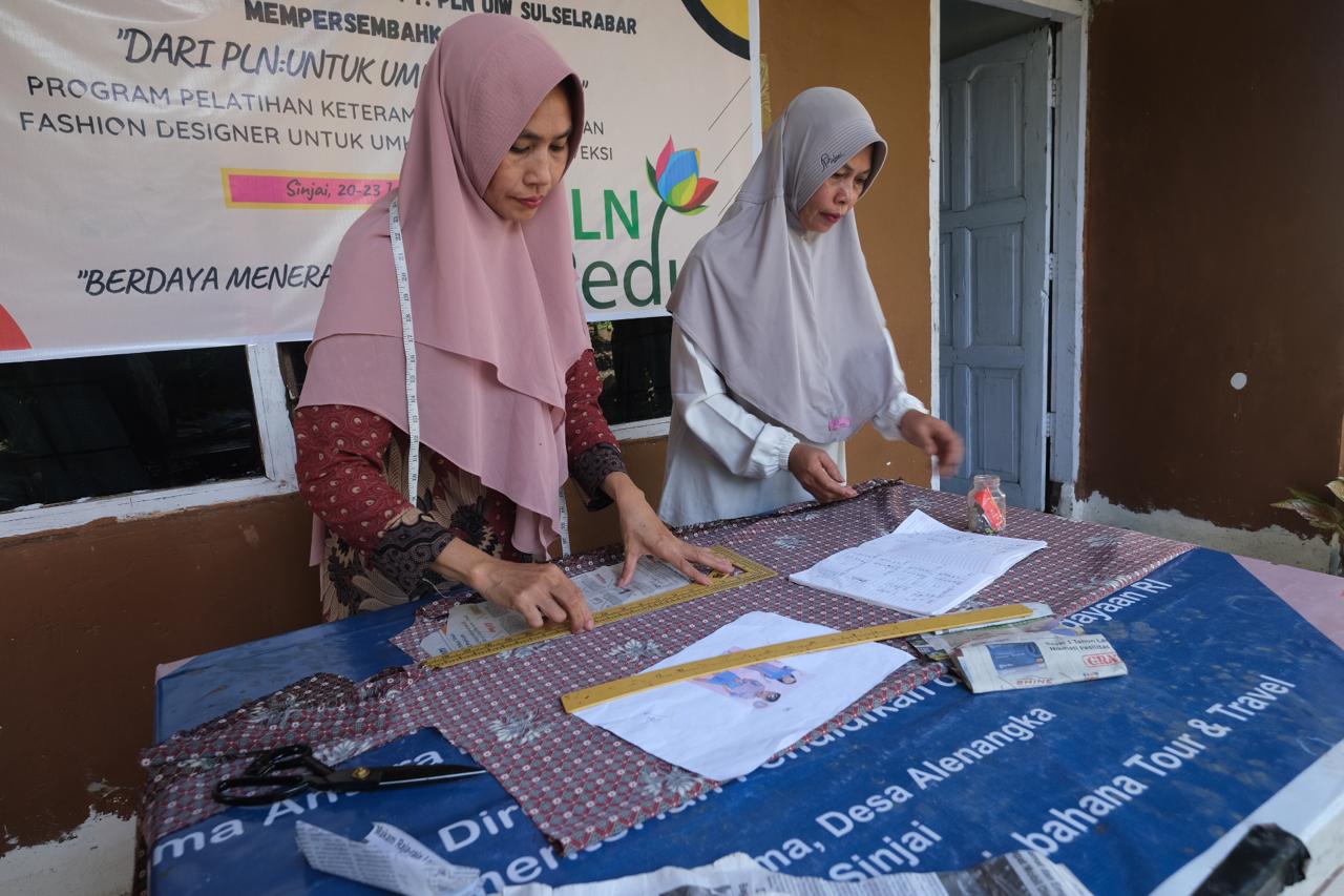 Berkat Bantuan PLN, Kini PKBM Cendikia Paripurna Bangsa Raih Omzet Puluhan Juta