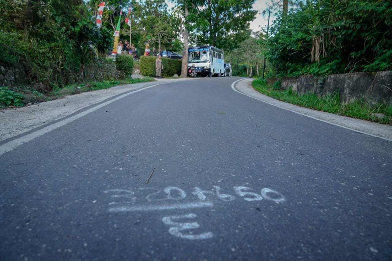Gubernur Andi Sudirman Resmikan Ruas Batupapan-Bandara Pongtiku-Batas Torut