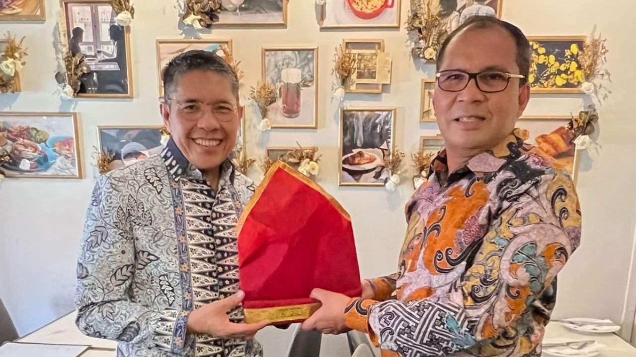 Bertemu Sahabat Lama, Danny Berbagi Cerita dengan Dua Menteri Singapura Dalam Satu Hari