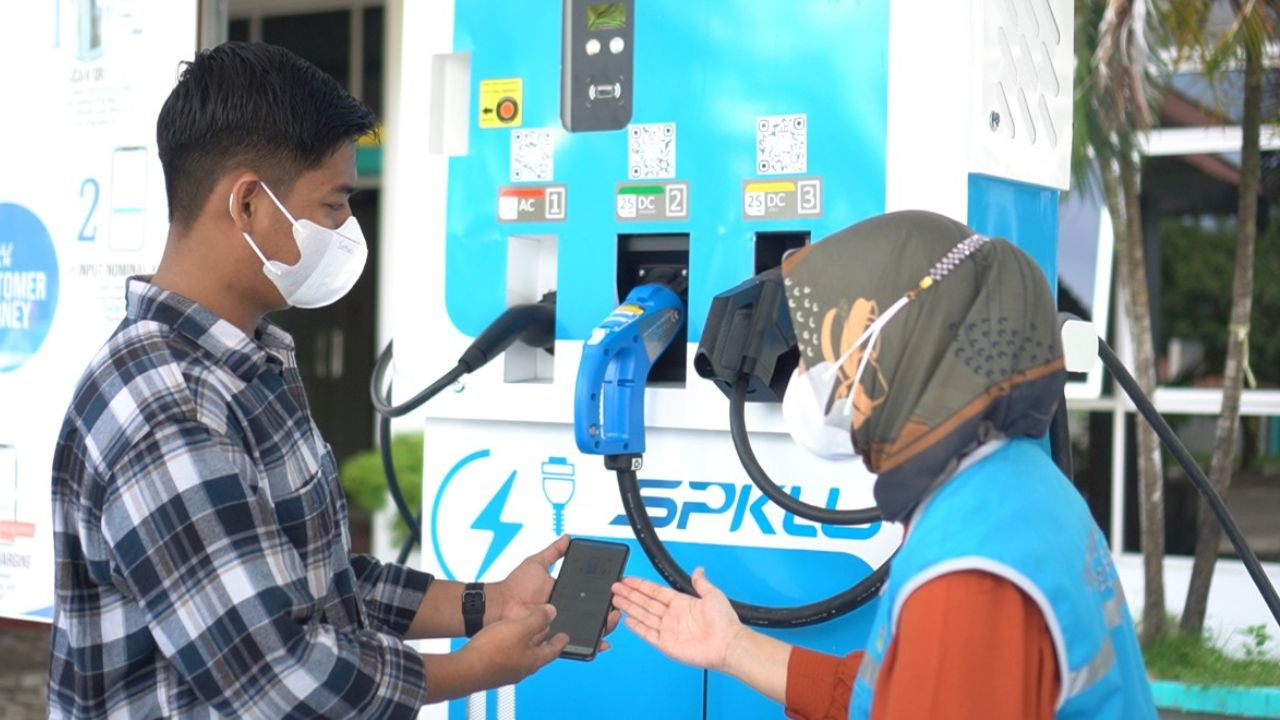Pertama di Kota Parepare, SPKLU PLN Telah Beroperasi