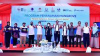 Gubernur Sulsel Bersama Tiga Menteri RI Tanam Mangrove di Maros