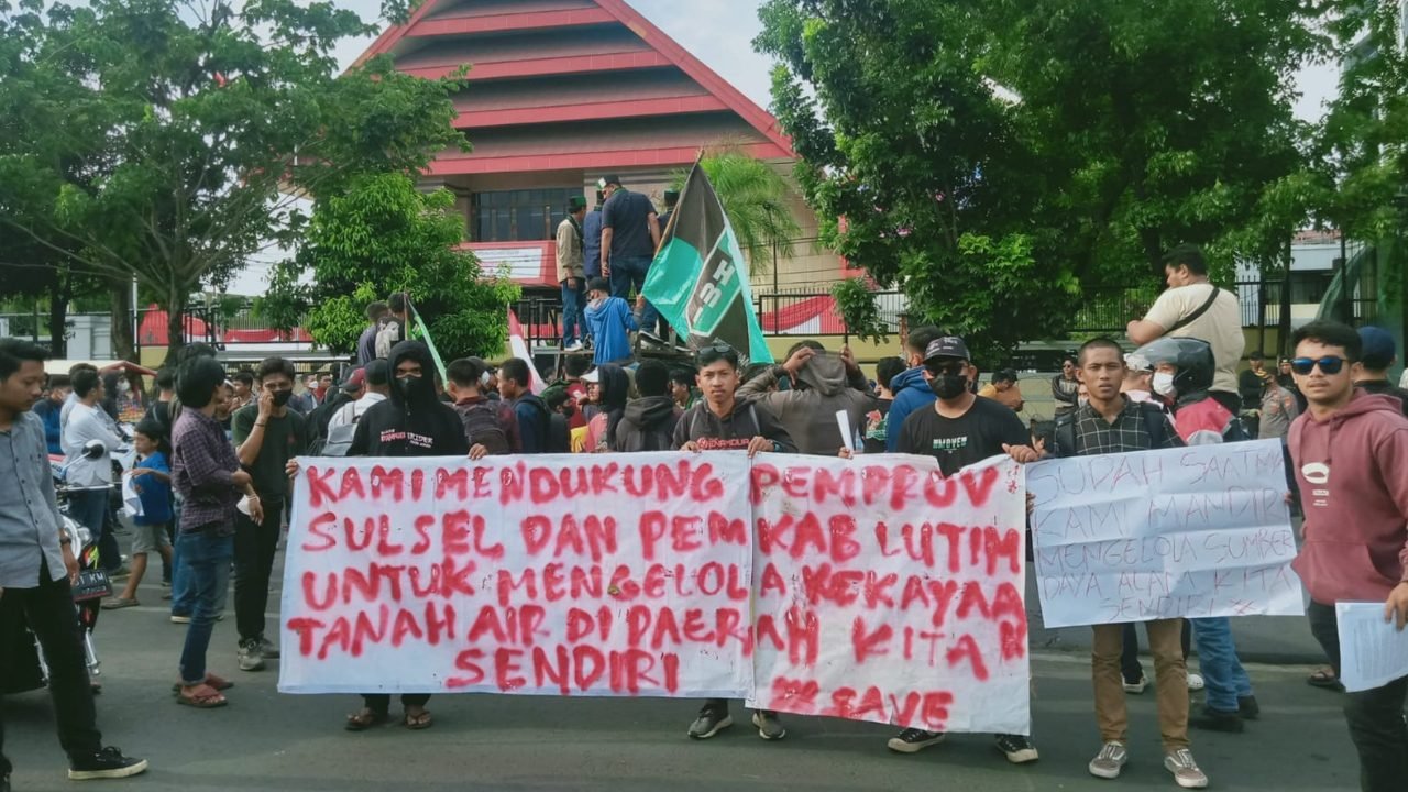 Tolak Perpanjangan Kontrak Karya PT Vale, Aliansi Mahasiswa Sulsel Gelar Unjuk Rasa