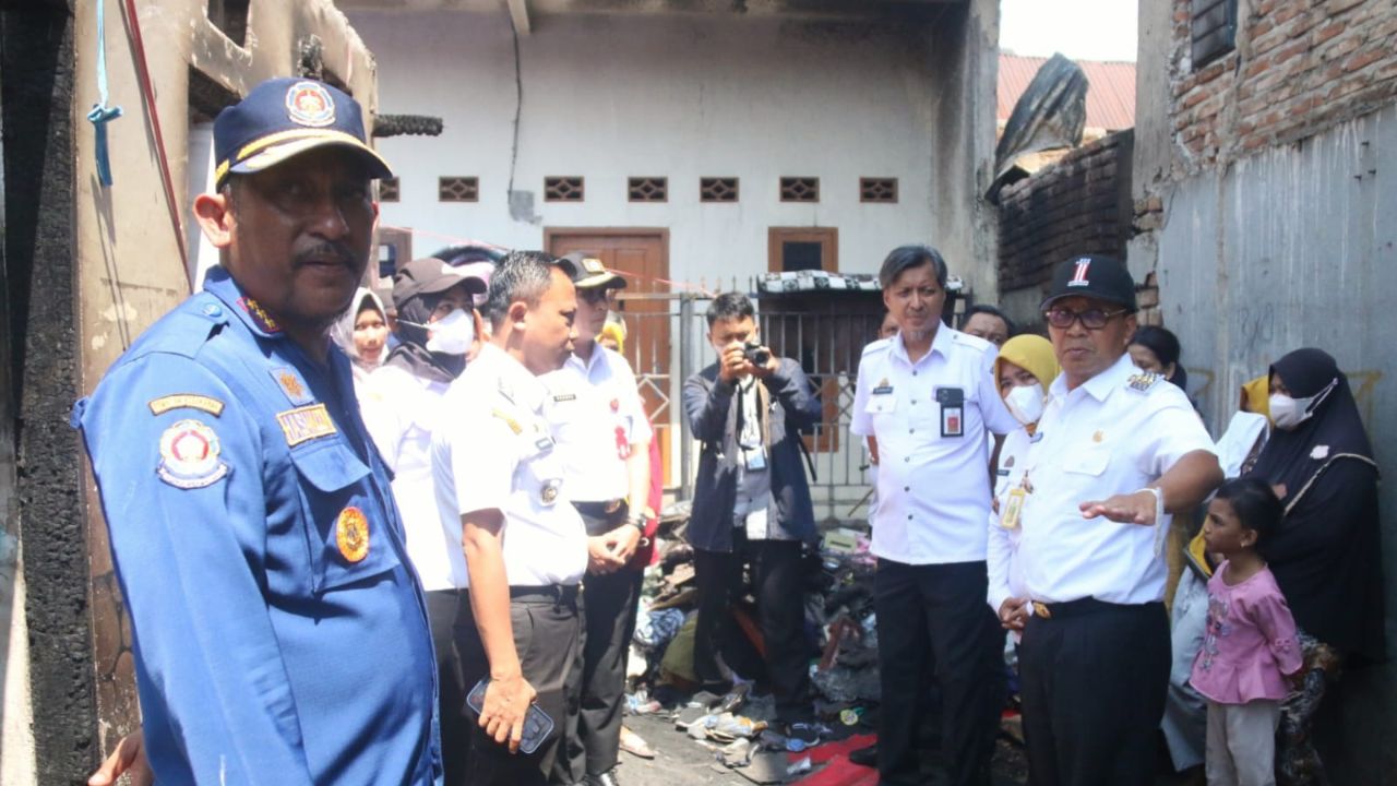 Danny Pomanto Kunjungi Korban Kebakaran Tallo, Serahkan Bantuan Logistik