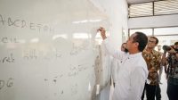 Gubernur – Kadisdik Sulsel Pantau dan Beri Kuis Matematika di SMA 1 Tator