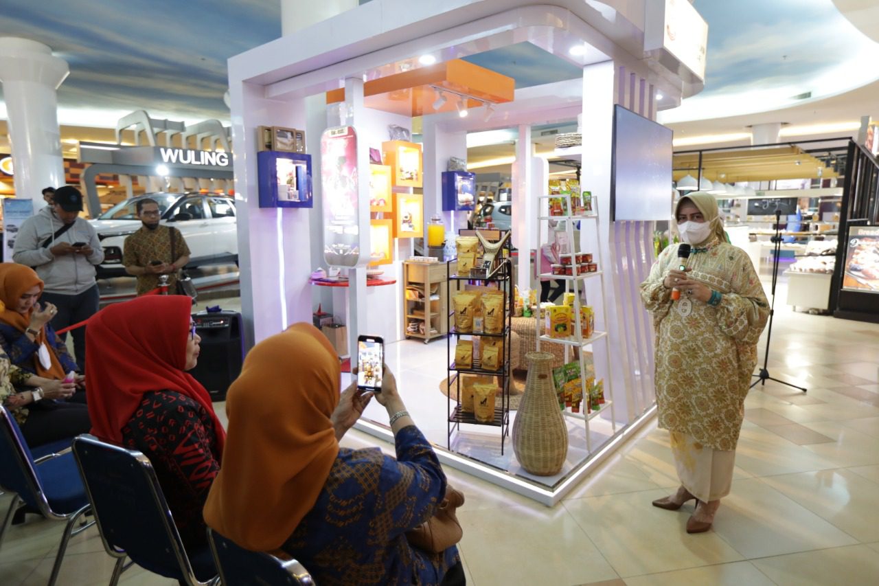 Indira Yusuf Ismail, Launching Galeri UMKM di Trans Studio Mall