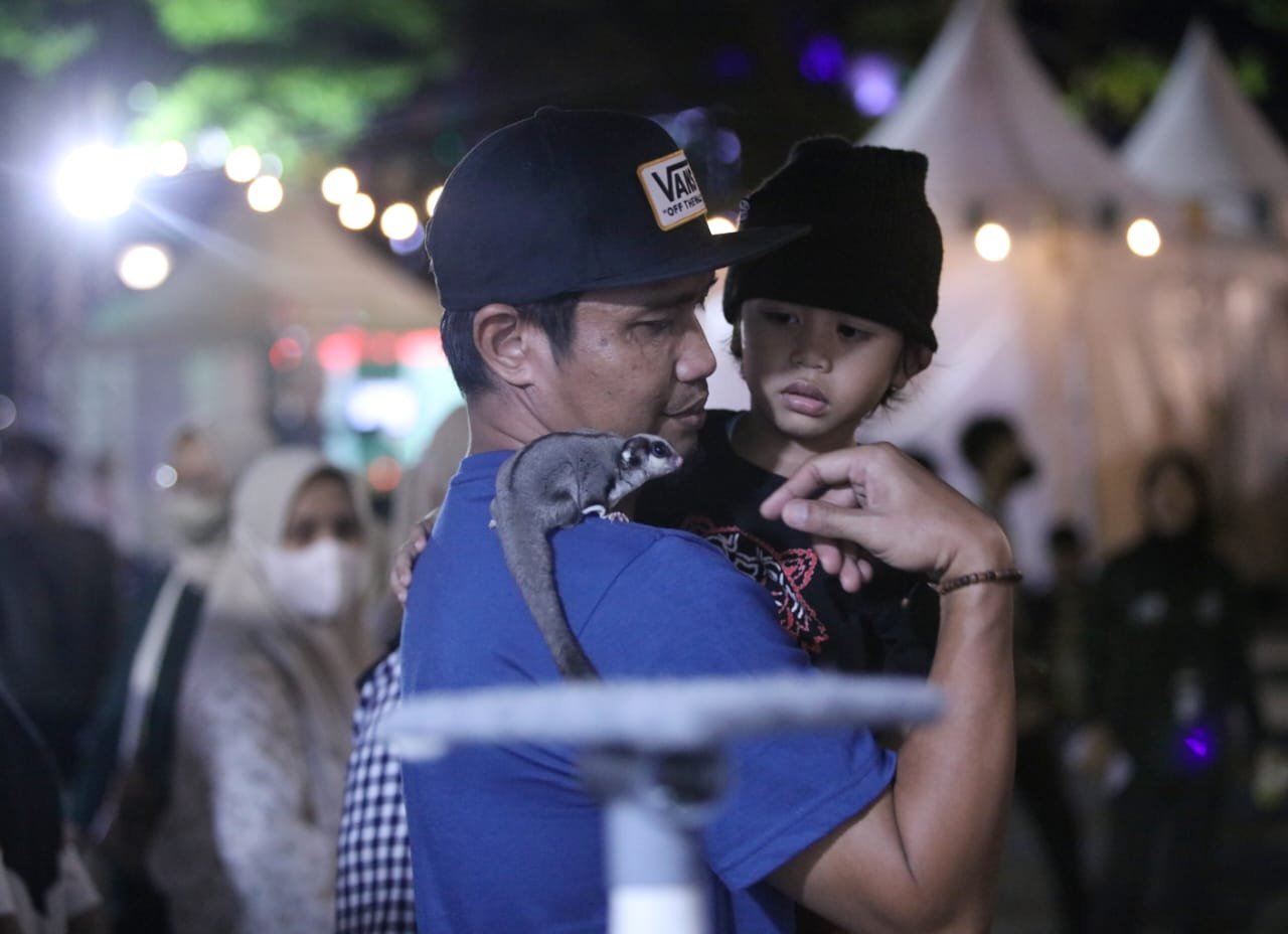 Booth Komunitas Pecinta Hewan di Makassar F8 Diserbu Anak-Anak