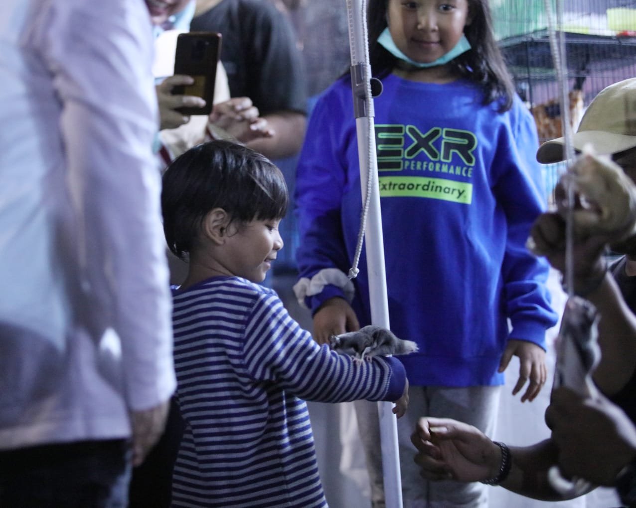 Booth Komunitas Pecinta Hewan di Makassar F8 Diserbu Anak-Anak