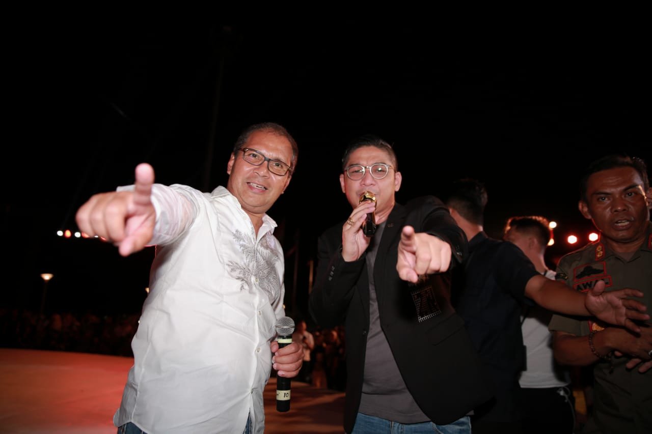 Duet Danny dan Pasha Ungu, Guncangkan Panggung Makassar F8