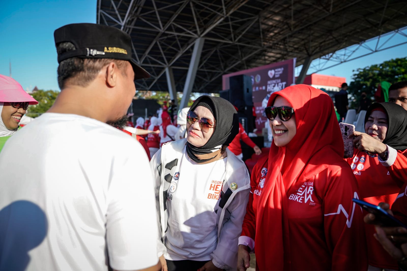 Bersepeda Sambil Berdonasi, Gubernur Sulsel Lepas Peserta Indonesia Heart Bike